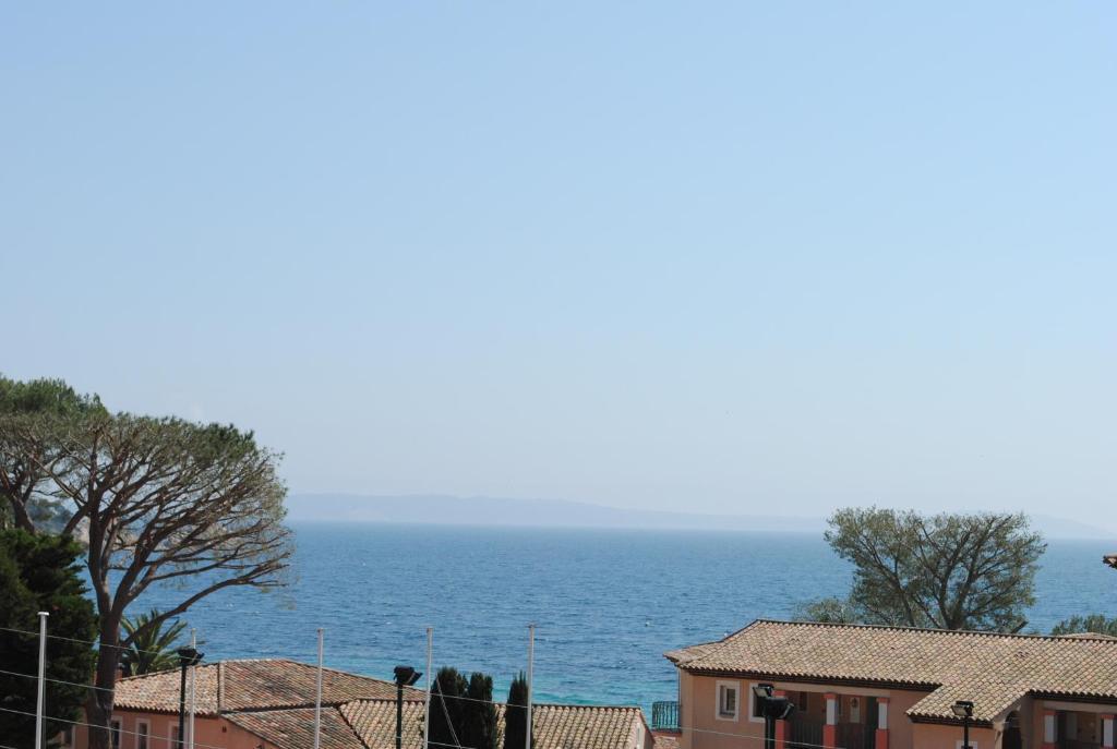 Cap Nègre Hôtel Le Lavandou Buitenkant foto